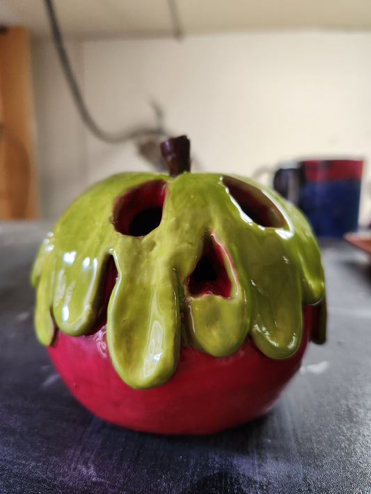 10.07.26 6pm Poinson Apple Ceramic Sculpting Class